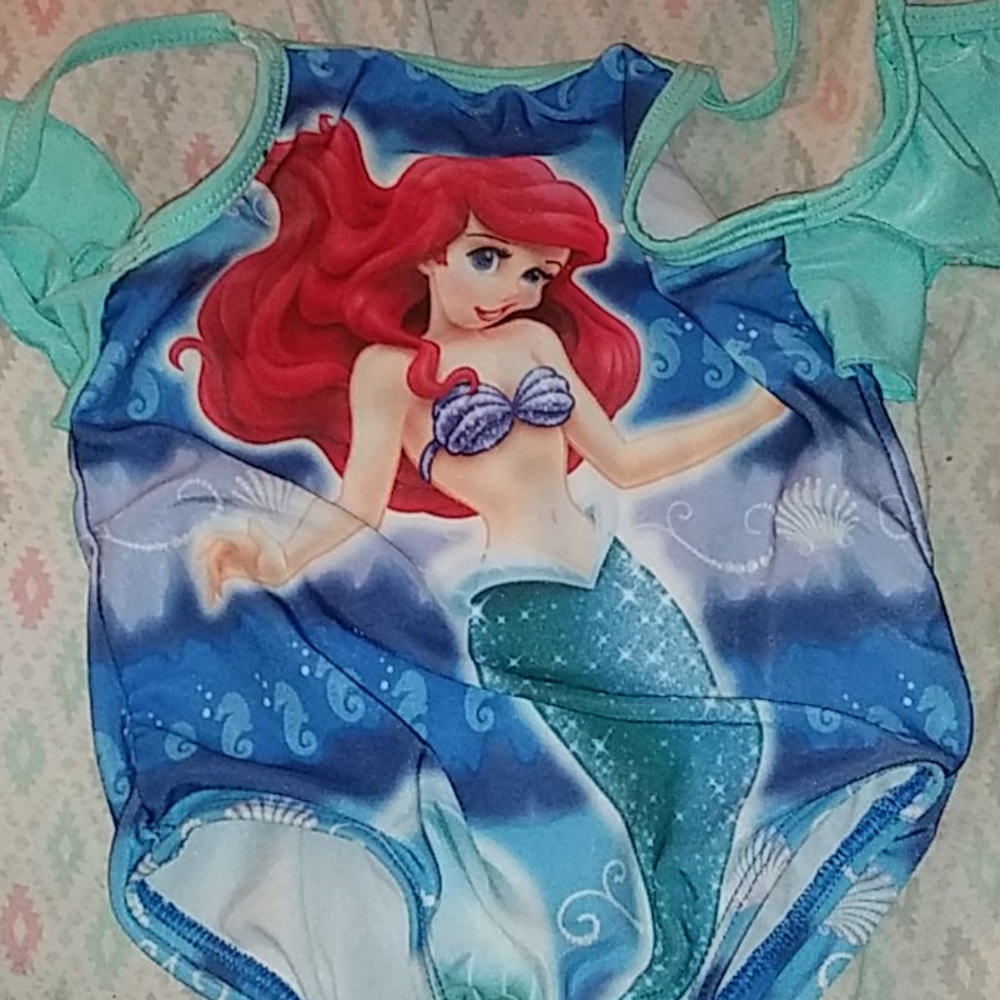 Swim suit